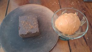 Vegan brownie and ice cream at Vegetariano Mar y Tierra in Tulum