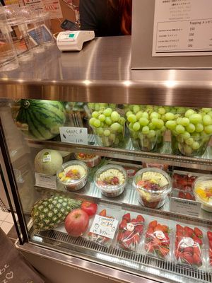 Fruit at Juice Stand Bubbles - Shibuya Scramble Square in Tokyo