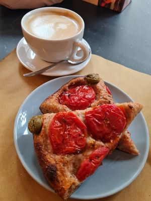 Vegan flat white and focaccia at Pavé in Milan