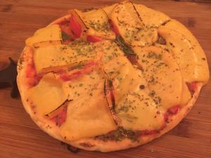 pizza at Paprika Shokudo Vegan in Osaka