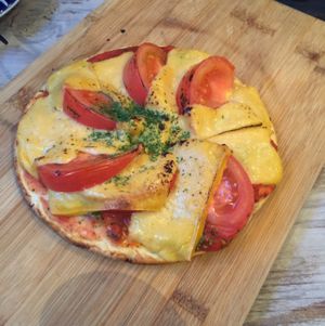 margarita pizza at Paprika Shokudo Vegan in Osaka