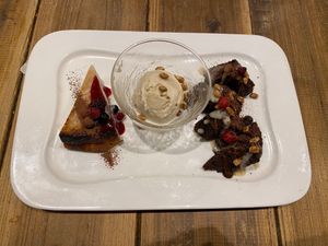 Desserts Set at Paprika Shokudo Vegan in Osaka