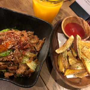 Donburi and “French fries” at Paprika Shokudo Vegan in Osaka