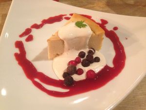 Tofu baked cheesecake and berry sauce at Paprika Shokudo Vegan in Osaka
