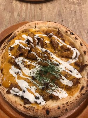 Teriyaki pizza at Paprika Shokudo Vegan in Osaka