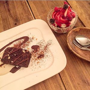 Chocolate brownie and ice cream at Paprika Shokudo Vegan in Osaka