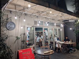 Store front at Paprika Shokudo Vegan in Osaka