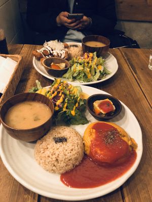 dinner sets at Paprika Shokudo Vegan in Osaka