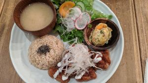 からあげ定食 at Paprika Shokudo Vegan in Osaka
