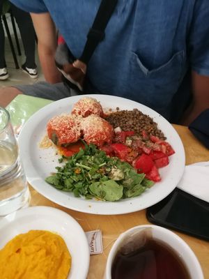 Vegetarian spinach balls and Salad at Uriel in Cordoba