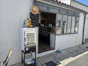  at La Bulle Dorée in Ars-en-re