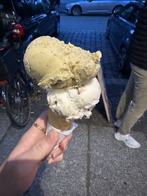 Lucuma Pistachio, White Chocolate Tonka   at Tribeca Ice Cream in Berlin