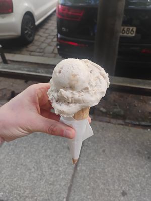 Banana and pecan at Tribeca Ice Cream in Berlin