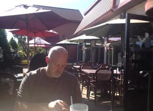 outdoor seating at Mama's Restaurant and Baci Cafe in Hackettstown