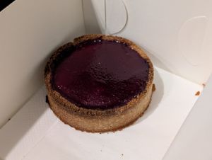 Raspberry cheesecake tart at Green in Lviv