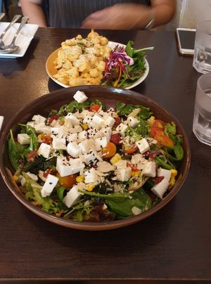 'Mac n Cheese' Cauli Bites & Kyoto Summer Salad at Afterglow by ANGLOW in Central Singapore