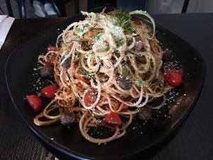 ZUCCHINI LINGUINE & WALNUT 'MEAT'-BALLS
spiralized zucchini, dehydrated cherry tomato sauce, almond crumble 'cheese' a walnut, shitake a dates 'meat-balls at Afterglow by ANGLOW in Central Singapore