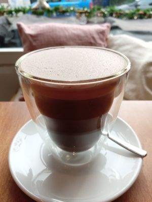 hot chocolate with oat milk, made from vegan cocoa powder at Café BAU in Cologne