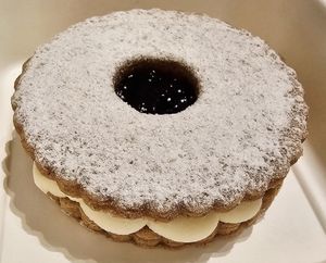 Winterberry and ginger shortbread at Coffee Chameleon  in Sandown