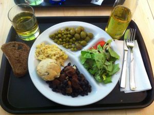 Buffet plate (100% vegan) at Verdi d'indivia in Turin