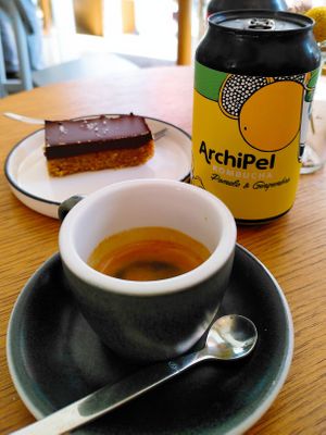 Coffee + Kombucha + Peanut butter/Chocolate cake (vegan) at Trombone in Paris