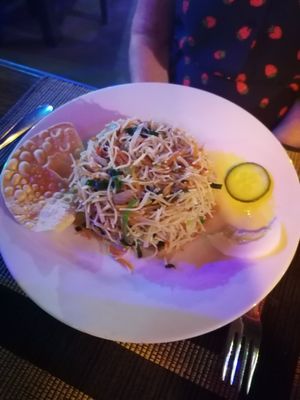 Vegetable noodles at Dewata Villas Village Restaurant in Habarana