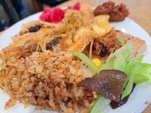 Plate of food from the buffet at Yuan Vegetarian Restaurant in New Taipei City