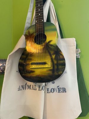 Some nice merchandise 👌🏼 although a bit on the pricy side  at New Earth Cafe in Coolum Beach