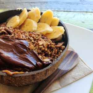 Heavenly Snickers bowl at New Earth Cafe in Coolum Beach