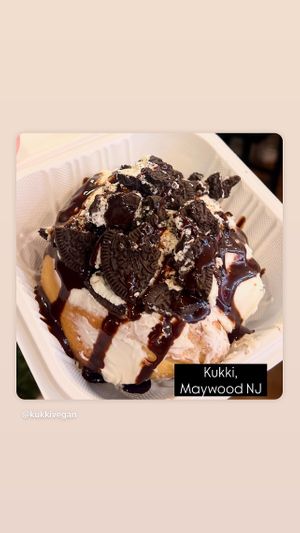 Cookies and Cream Cinnamon Rolls


 at Kukki in Maywood