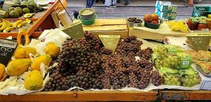 Frutas at Feira Livre da Rua Santos in Londrina
