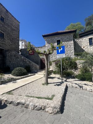Parking allowed in front of the restaurant   at Restoran Kula in Vrgorac