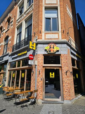 On the corner at Hawaiian Poké Bowl - Leuven Tiense XL in Leuven