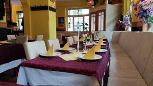 atmosphere  at Indian Masala House in Jena