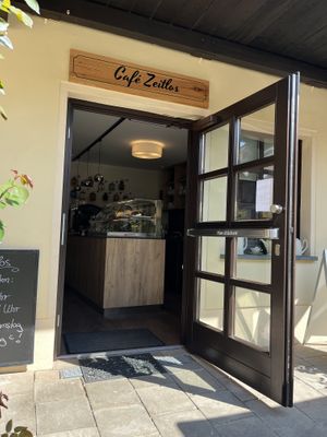 Eingang des Cafés   at Café Zeitlos in Rudolstadt
