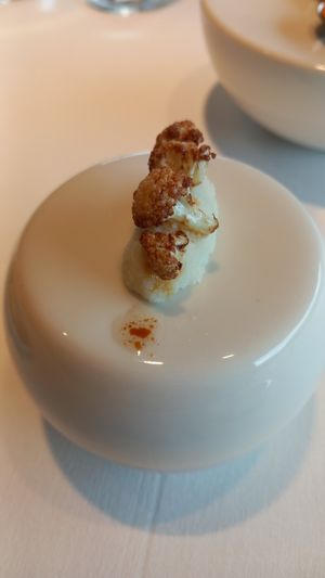 Nigiri de coliflor at Restaurante Solana in Ampuero