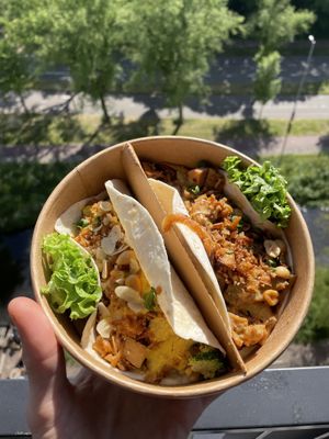 They also have wraps. Delicious, but the bowls are better value  at Who Ayam in Utrecht