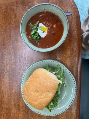 Sammie and chili  at The Leafy Stop in Wellington