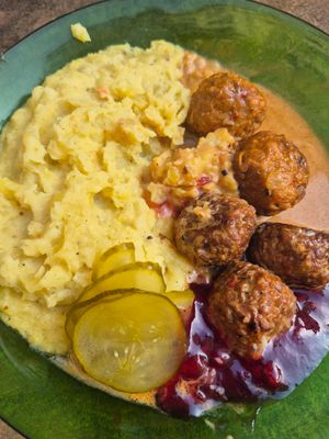 Bötttchullar med mos at Arsenik Bistro  in Malmo