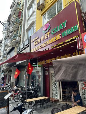 Storefrontt  at Hang ma  - Sen Viet Chay in Hanoi