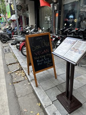 Storefrontt  at Hang ma  - Sen Viet Chay in Hanoi