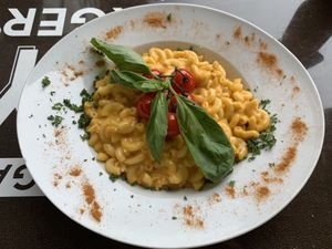 Vegan Mac‘n‘Cheese at Lily Burger in Berlin