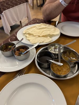 Popadum and dips  at Sabor da India in Funchal