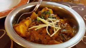 Kartoffeln mit (schwarz)Kümmel, Ingwer, Tomate... (vegan) at Sabor da India in Funchal