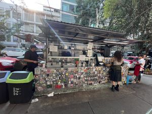 Amazing food! Los tacos están para chuparse los dedos. Delicious Pastor tacos!  at Por Siempre Vegana - Food Stall in Mexico City
