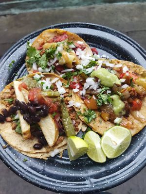 Taco de suadero, pastor y alambre. El de alambre es de mis favs. at Por Siempre Vegana - Food Stall in Mexico City