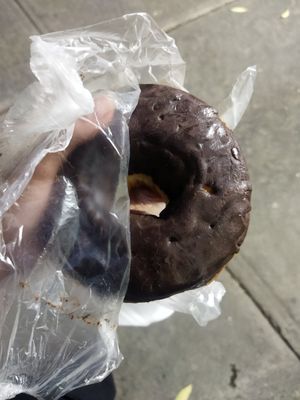 Dona de chocolate que no le pide nada a las "normales". Está muy buena. at Por Siempre Vegana - Food Stall in Mexico City