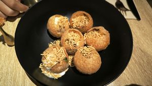 Pani puri at Shlen - Chamberi in Madrid