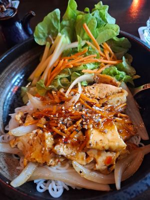 Bun mit Tofu at Moon Restaurant in Altdorf