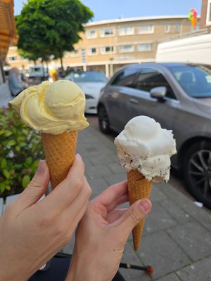 Cookies, citroen en stracciatella at Ollini in The Hague